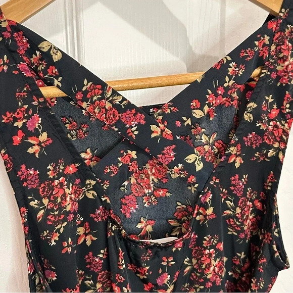 Band Of Gypsies Mini Dress Black Red Floral Tie Waist Open Back Size XS - Picture 5 of 11